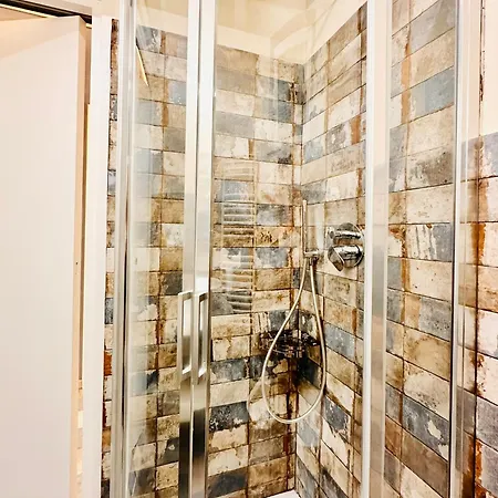 Hostdomus - Smeraldo Apartmán *
