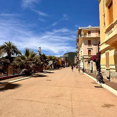 Apartmán Hostdomus - Smeraldo Finale Ligure